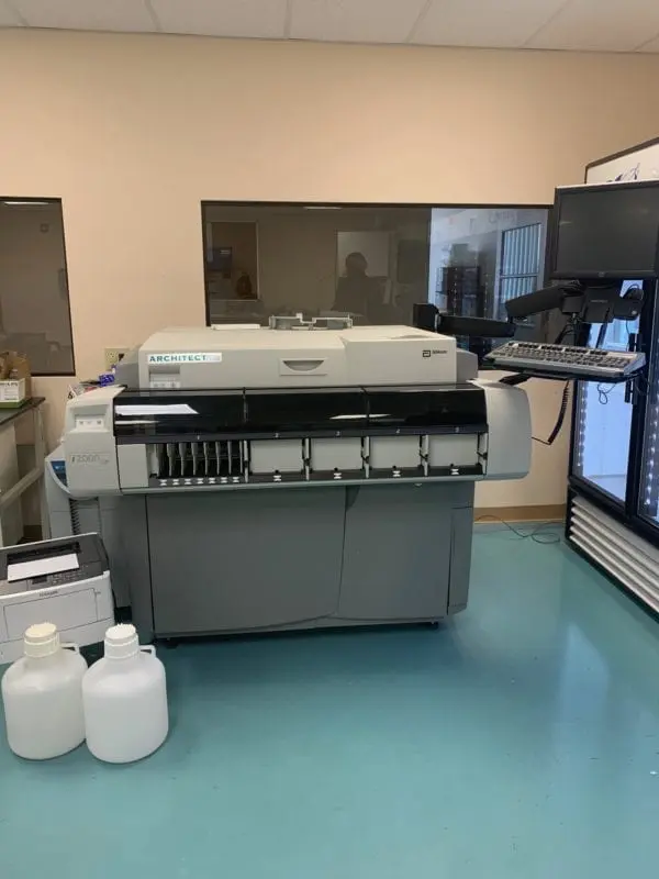 Abbott ARCHITECT i2000SR Immunoassay Analyzer