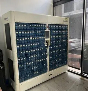 Parata Max Vial-Filling Robot