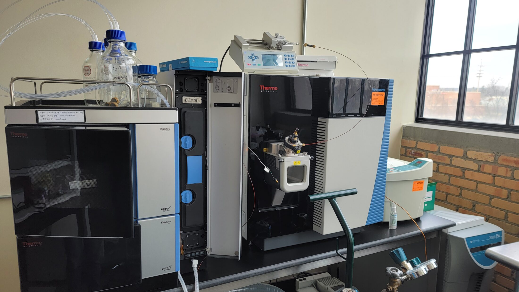 Thermo TSQ Quantiva with Vanquish UHPLC - Arc Scientific